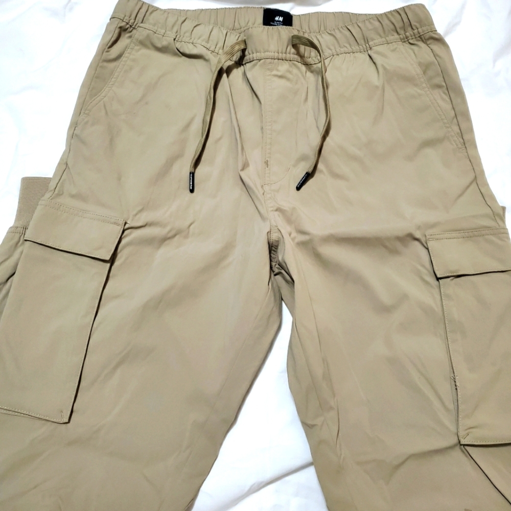 H&M TAN CARGO PANTS